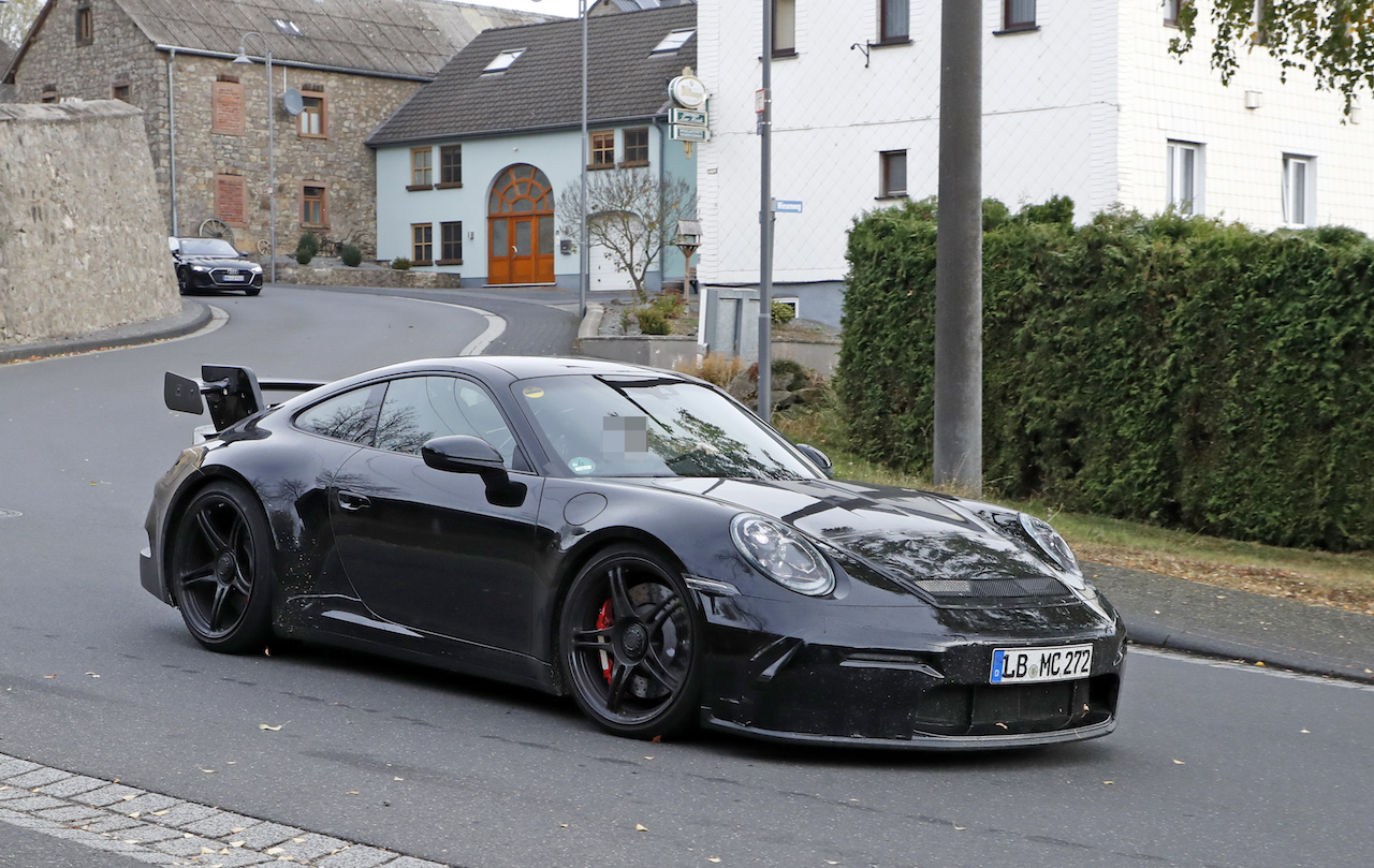 Porsche 992 Gt3 4 画像 目標は ニュルで7分切り 新型ポルシェ911 Gt3 自己記録更新へ高速テスト Clicccar Com