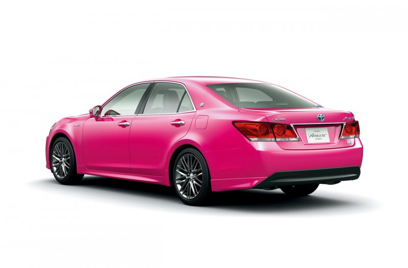 「【幻の限定車、中古車で今いくら？】ピンク色は安いという常識を覆したトヨタ・クラウン“Re BORN PINK”の市場価格をチェック」の3枚目の画像