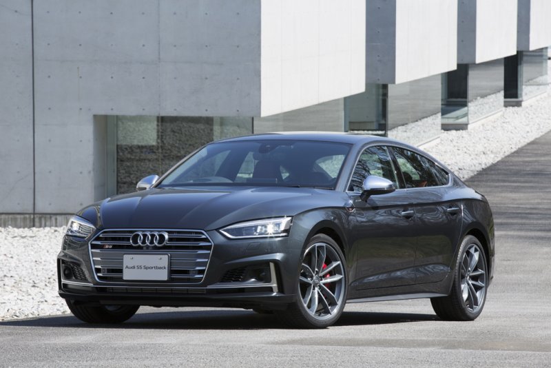 「【新車】アウディ・A5／S5が一部改良。快適装備などを充実化」の2枚目の画像