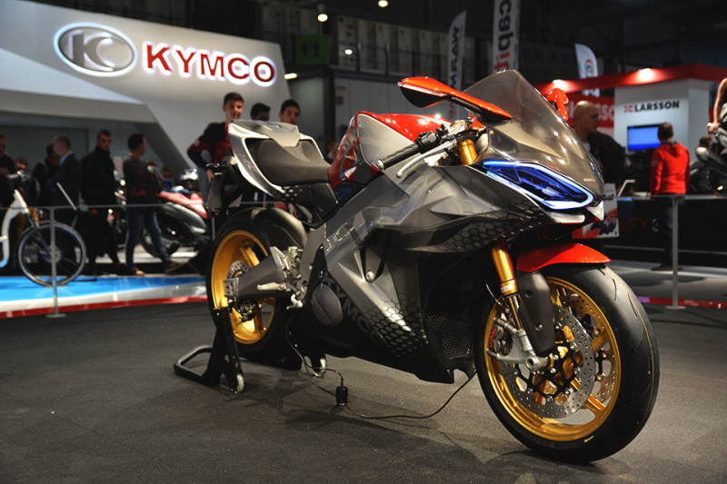 「SS並の加速をする電動バイク・KYMCOから発表されたSUPERNEX。日本の区分では250扱い？」の1枚目の画像