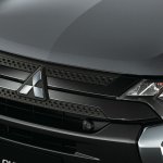 【新車】三菱・アウトランダーにブラックのアクセントカラーとシートヒーター、パワーシートが用意された「BLACK Edition」が登場 - 1811_OUTBE_5_Front grill