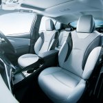 「【新車】トヨタ・プリウスがマイナーチェンジ。内・外装を一新し、安全装備もアップデート」の12枚目の画像ギャラリーへのリンク