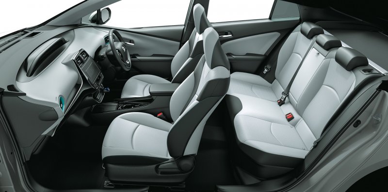 「【新車】トヨタ・プリウスがマイナーチェンジ。内・外装を一新し、安全装備もアップデート」の9枚目の画像