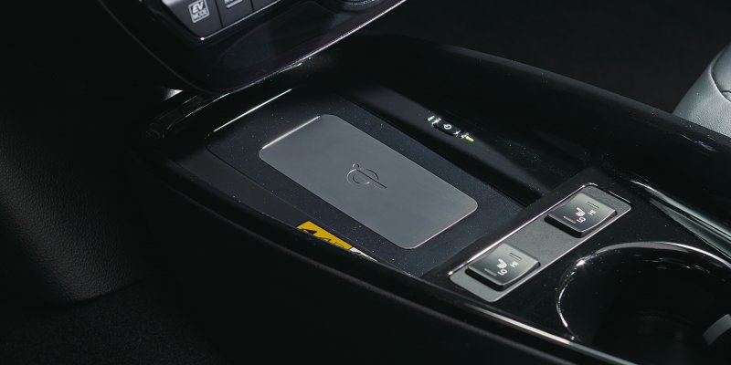 「【新車】トヨタ・プリウスがマイナーチェンジ。内・外装を一新し、安全装備もアップデート」の4枚目の画像