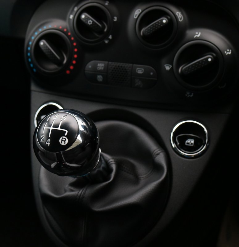 「【新車】6MT仕様の限定車「Fiat 500S Manuale」が100台限定で登場」の3枚目の画像