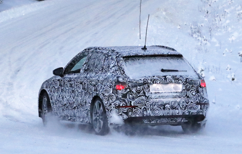 「まるでランボルギーニ!? 新型アウディ・A3の「イケてる」運転席を激写」の20枚目の画像