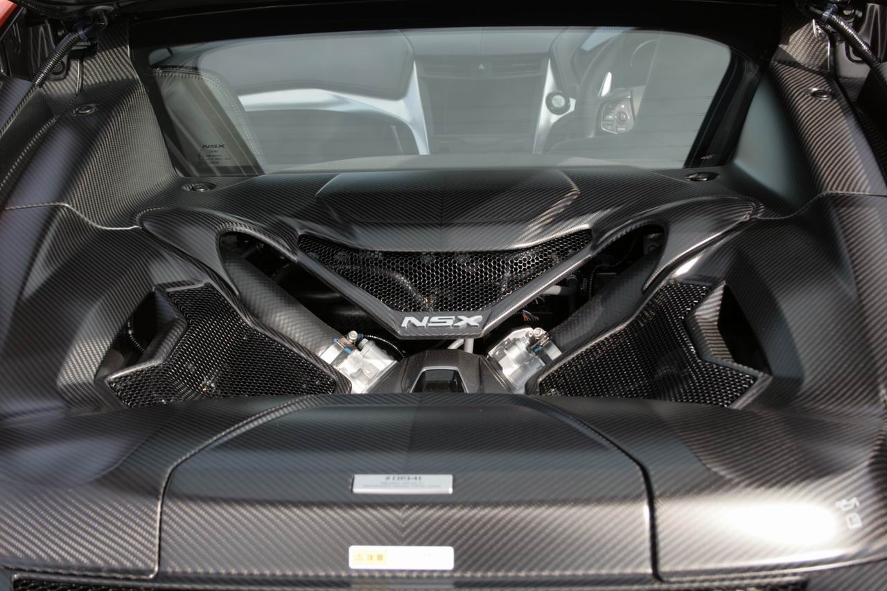 週刊クルマのミライ ホンダがマジ実験 エンジン音は乳児の癒しになる Clicccar Com