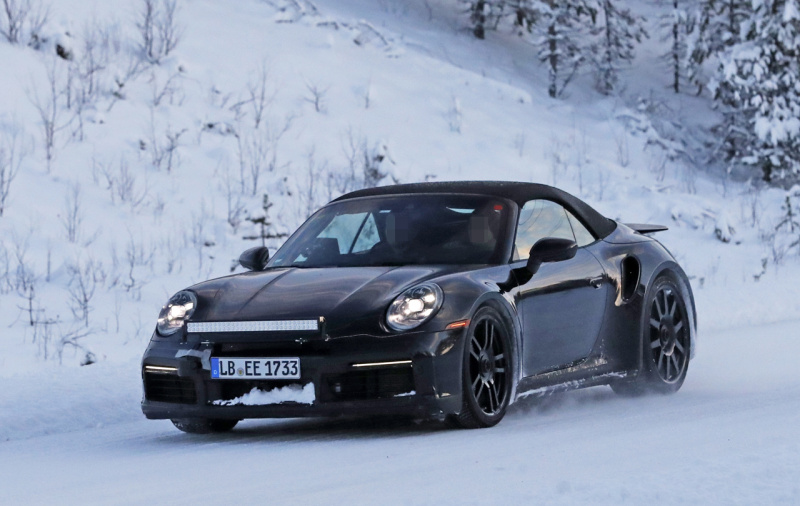 「ポルシェ・911ターボカブリオレ新型、豪雪地帯に出現。610馬力のハイパワーモデルか？」の10枚目の画像