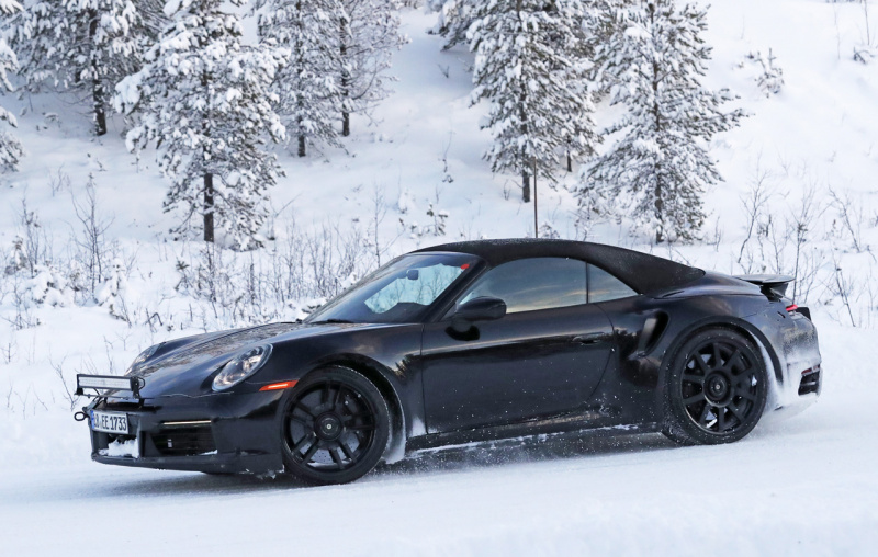 「ポルシェ・911ターボカブリオレ新型、豪雪地帯に出現。610馬力のハイパワーモデルか？」の13枚目の画像