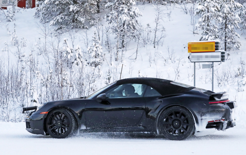 「ポルシェ・911ターボカブリオレ新型、豪雪地帯に出現。610馬力のハイパワーモデルか？」の15枚目の画像