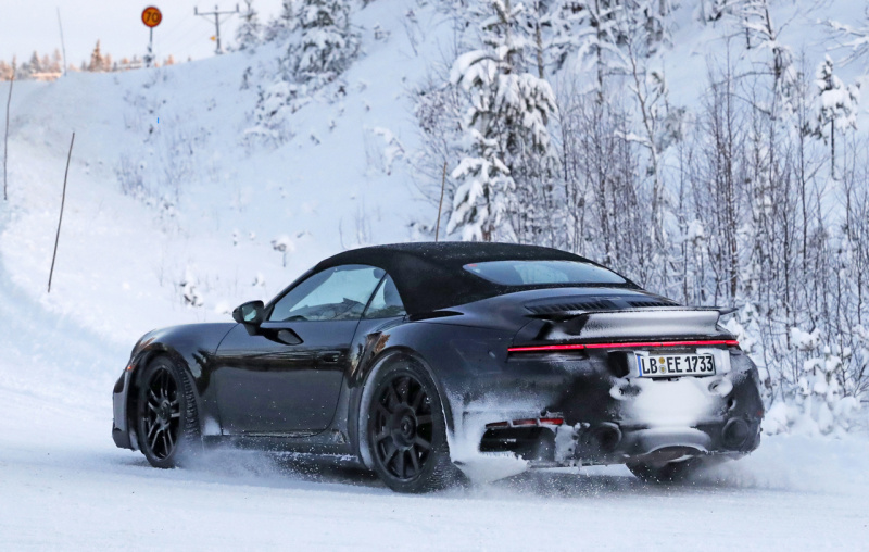 「ポルシェ・911ターボカブリオレ新型、豪雪地帯に出現。610馬力のハイパワーモデルか？」の17枚目の画像
