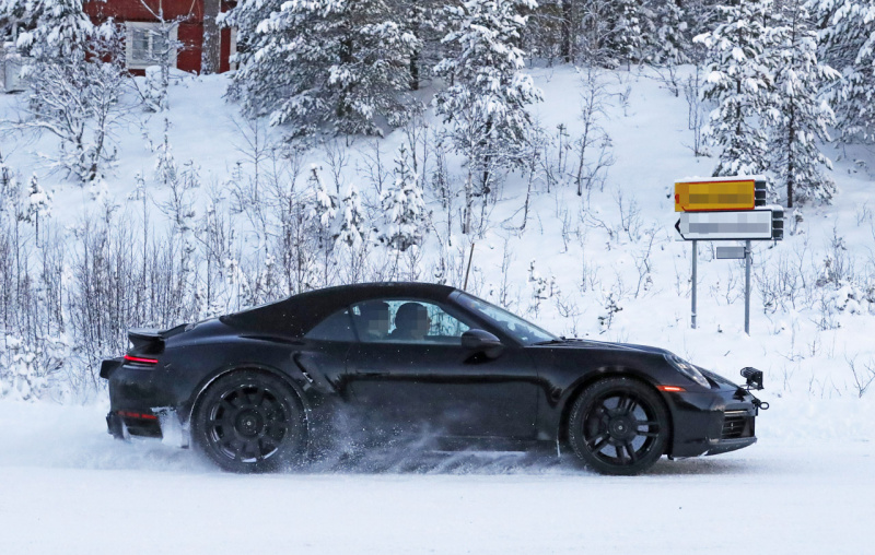 「ポルシェ・911ターボカブリオレ新型、豪雪地帯に出現。610馬力のハイパワーモデルか？」の4枚目の画像