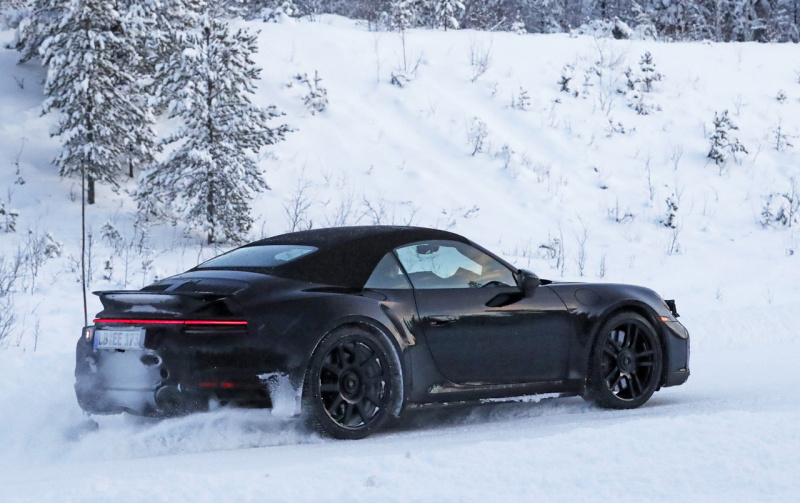 「ポルシェ・911ターボカブリオレ新型、豪雪地帯に出現。610馬力のハイパワーモデルか？」の5枚目の画像