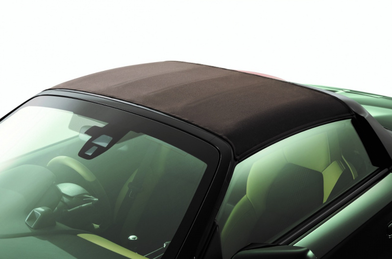 「【新車】ホンダのミッドシップ軽2シーター「S660」に専用内装の特別仕様車」の3枚目の画像
