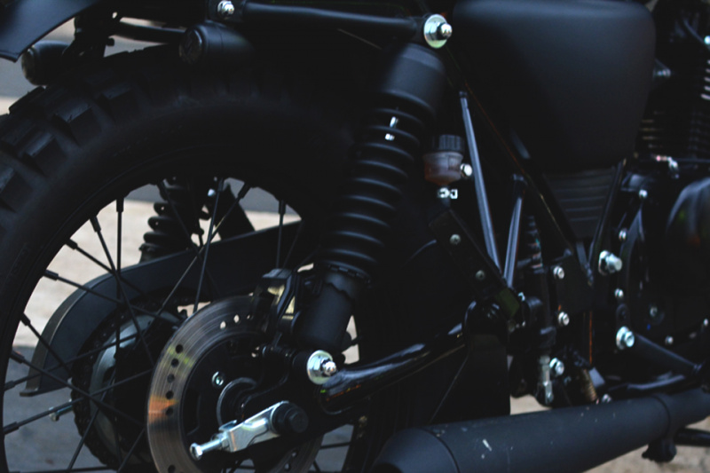 「都内ナイトツーリングで検証！　MUTT Motorcycle RS-13は見た目だけじゃなく乗り味も若者向け」の10枚目の画像