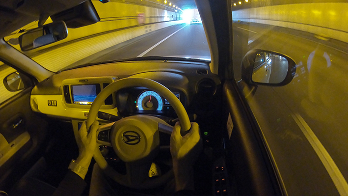 「【ミラ トコット試乗】ダイハツの「プリティ軽」トコットは一般道から高速道路まで乗り心地しっとり」の23枚目の画像