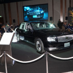 「箱根駅伝に世界でただ一台のスペシャルなクルマが走ってる!? 「白い」センチュリーはトヨタ自動車社長専用車」の12枚目の画像ギャラリーへのリンク