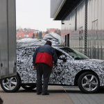 アウディの新型クーペSUV「Q4」プロトタイプをキャッチ。寝かされたDピラーが特徴的 - Audi Q3 Sportback - Q4 1