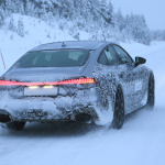 3月デビューの新型・アウディ「RS7」、超加速力を雪中で披露 - Audi RS7 (8)