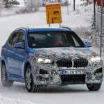 零下30度のノルウェーでBMW X1改良型プロトタイプをキャッチ。コックピットにはタッチスクリーンを確認 - BMW X1 Facelift 1