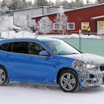 零下30度のノルウェーでBMW X1改良型プロトタイプをキャッチ。コックピットにはタッチスクリーンを確認 - BMW X1 Facelift 4