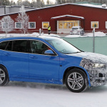零下30度のノルウェーでBMW X1改良型プロトタイプをキャッチ。コックピットにはタッチスクリーンを確認 - BMW X1 Facelift 5