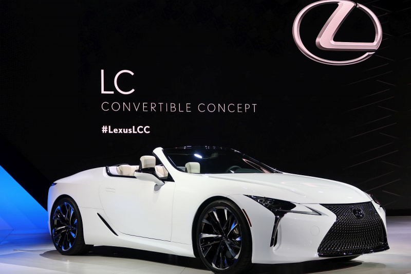 「【デトロイトモーターショー2019】果たして市販化は?　レクサスLCのオープンモデル「LC Convertible concept」」の2枚目の画像