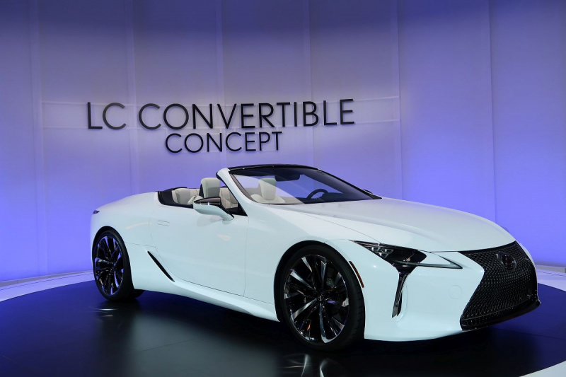 「【デトロイトモーターショー2019】果たして市販化は?　レクサスLCのオープンモデル「LC Convertible concept」」の3枚目の画像
