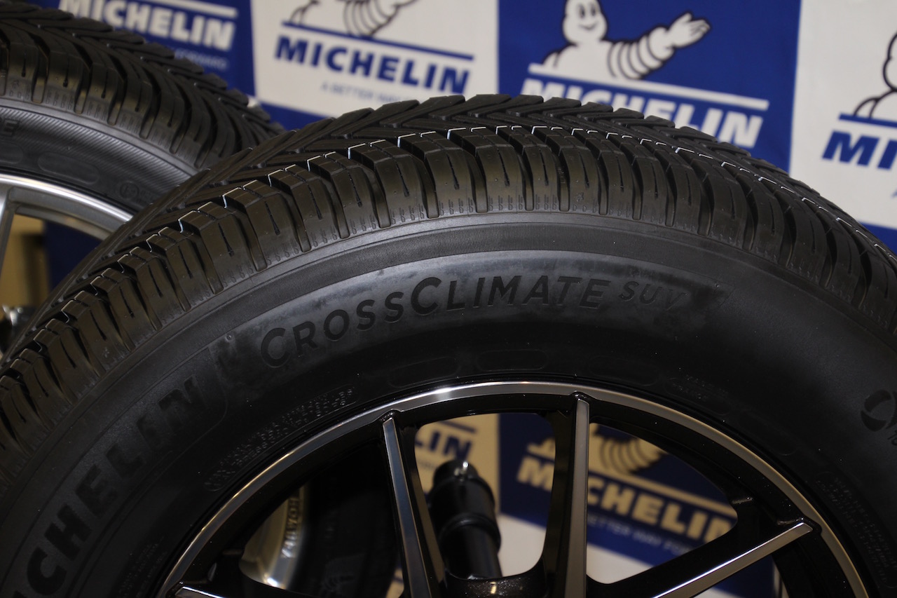 MICHELIN ミシュラン CROSSCLIMATE2 CC2 XL 55R18 235 104V オールシーズンタイヤ 1本 クロスクライメート2