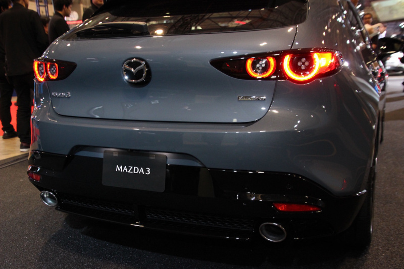「【東京オートサロン2019】日本初公開の「Mazda3」は2019年内発売!! 注目は北米仕様車の「Mazda3 CUSTOM STYLE」」の3枚目の画像