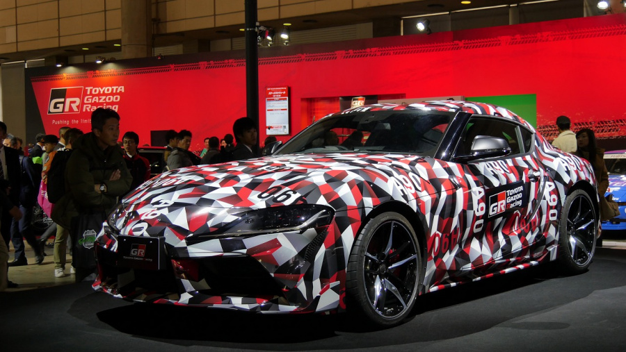 東京オートサロン19 すぐ目の前に新型スープラが 間近で見て分かるグラマラスな曲面ボディ 3分で分かるtas メーカー編 トヨタgazoo Racing Clicccar Com