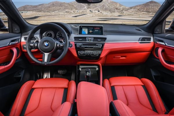 「【新車】BMW X2にスポーティな存在感を際立たせた「M Performance」2モデルが追加」の5枚目の画像