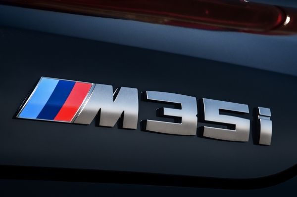 「【新車】BMW X2にスポーティな存在感を際立たせた「M Performance」2モデルが追加」の2枚目の画像