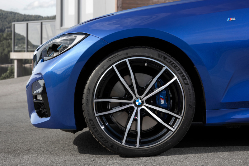 「【新車】新型 BMW 3シリーズはボディを拡大し、日本専用チューニングエンジンも設定。価格は4,520,000円〜6,320,000円」の3枚目の画像