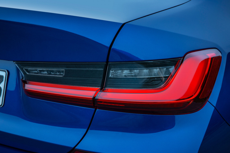 「【新車】新型 BMW 3シリーズはボディを拡大し、日本専用チューニングエンジンも設定。価格は4,520,000円〜6,320,000円」の12枚目の画像