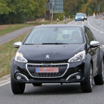 登場は2020年！ プジョー最小の新型クロスオーバーSUV「1008」の開発車両をキャッチ - Peugeot Baby SUV mule 2