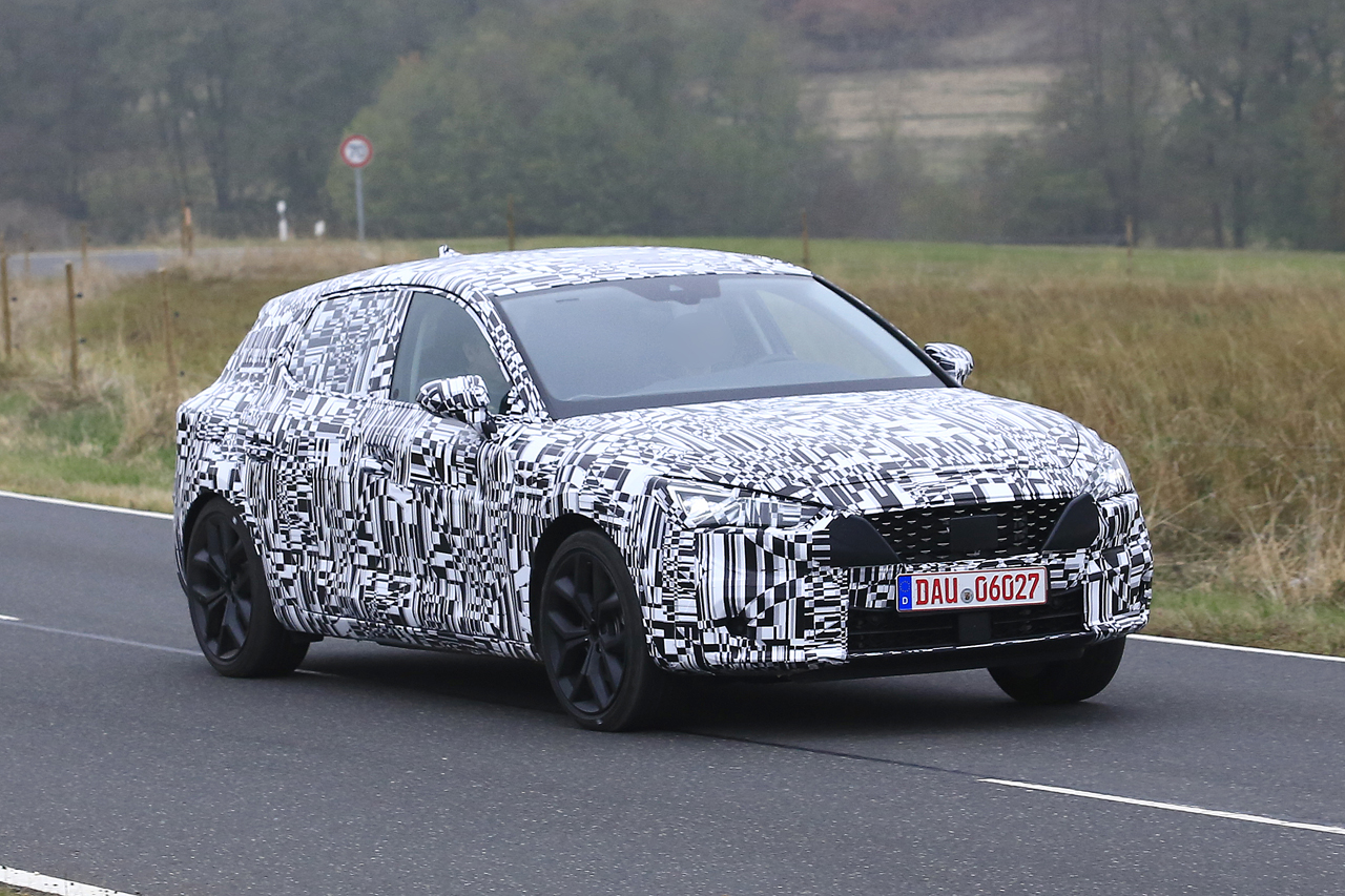 Seat Leon 5 画像 スペインメーカー初のphevが走った 3月の公開直前にデザイン判明 Clicccar Com