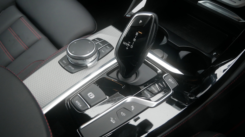 「【BMW X4 M40i試乗】360psをきっちり使いこなせる制御系が魅力」の10枚目の画像
