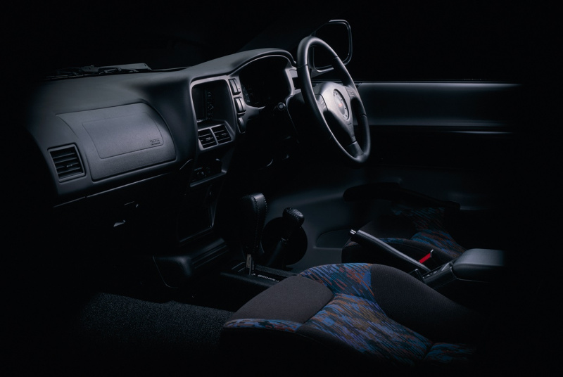「【ネオ・クラシックカー・グッドデザイン太鼓判】スペシャルティカーとSUVの融合にチャレンジした近未来スタイル。第44回・いすゞ ビークロス」の5枚目の画像