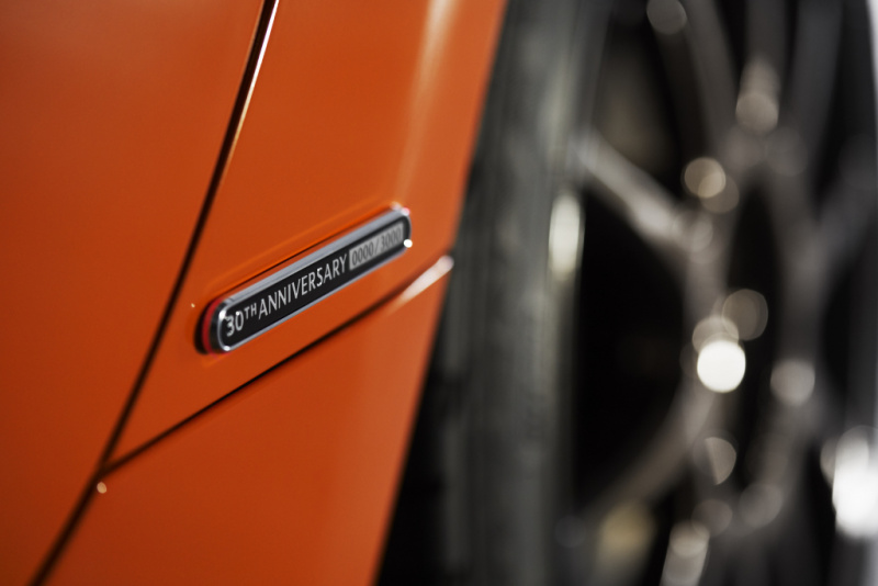 「北米ではソールドアウト！ ロードスター30周年記念車はレーシングオレンジが印象的」の1枚目の画像