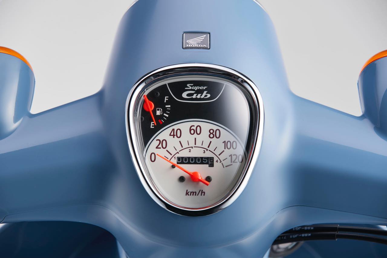 特別カラーがおしゃれ感と歴史を主張 ホンダ スーパーカブ50 110ストリート が限定発売 Clicccar Com
