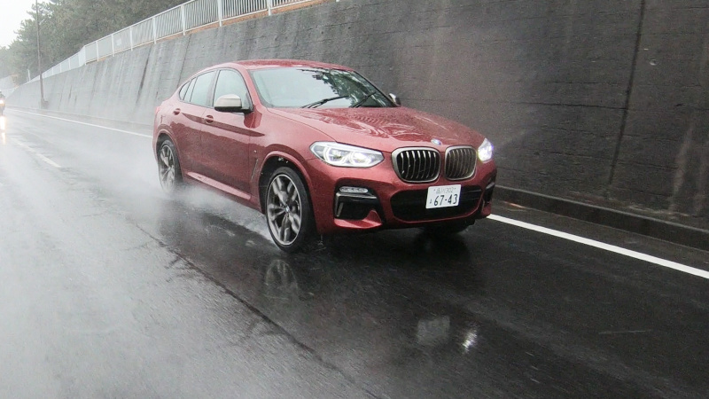 「【BMW X3 M40d試乗】ジェントルかつパワフル。スポーティさが気持ちいいSUV」の1枚目の画像