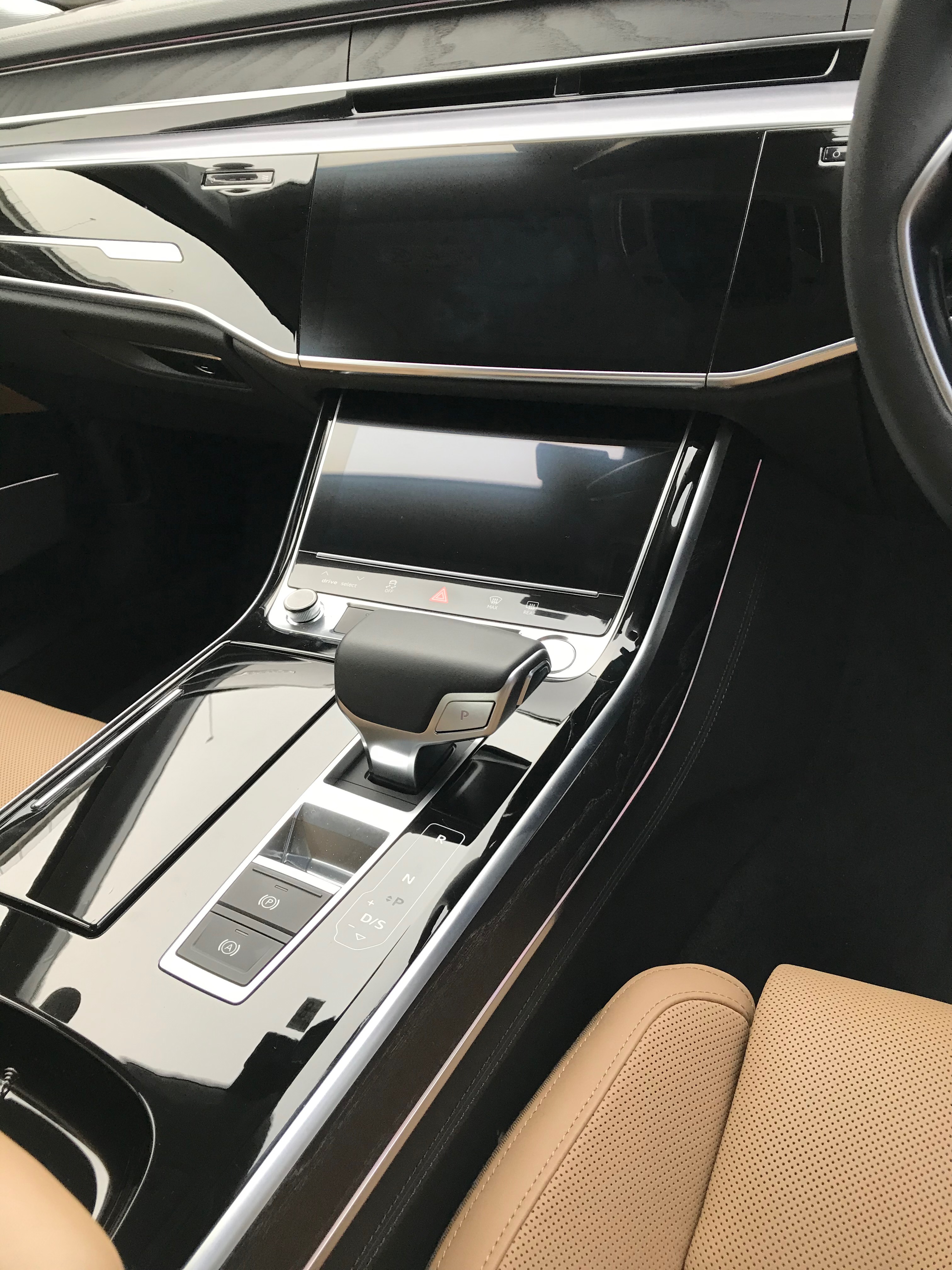 Img E0333 画像 高級車最前線 その実力 アウディa8 55 Tfsi クワトロ 前篇 プレミアムカー定点観測試乗 Clicccar Com