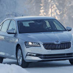 VW・パサートのロング版、シュコダ「スペルブ」改良モデルは3月デビュー - Skoda Superb Facelift 1