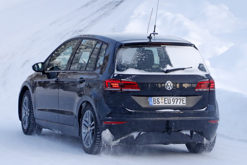 「VWの新型EVクロスオーバー「ID. CROZZ」開発車両を初キャッチ！」の16枚目の画像