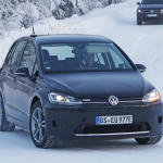 VWの新型EVクロスオーバー「ID. CROZZ」開発車両を初キャッチ！ - VW Electric mule 2