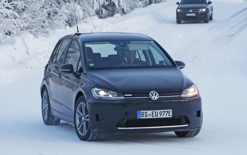 「VWの新型EVクロスオーバー「ID. CROZZ」開発車両を初キャッチ！」の2枚目の画像