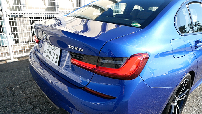 「【BMW 330i Mスポーツ・内外装編】日本で初となる三眼カメラを使用した先進運転支援システムなど、見どころ山盛り」の3枚目の画像