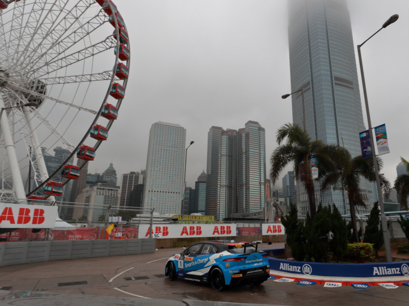 「【Formula E 香港ePrix】ウェットコンディションでのスーパーポールを制したのは、日本でも活躍したあのドライバー」の1枚目の画像