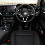 「【試乗Alfa Romeo STELVIO 2.2 TURBO DIESEL Q4】春のドライブはディーゼルの良さと官能のデザインを融合した最新SUV「アルファロメオ ステルヴィオ」 でスタート(PR)」の25枚目の画像ギャラリーへのリンク